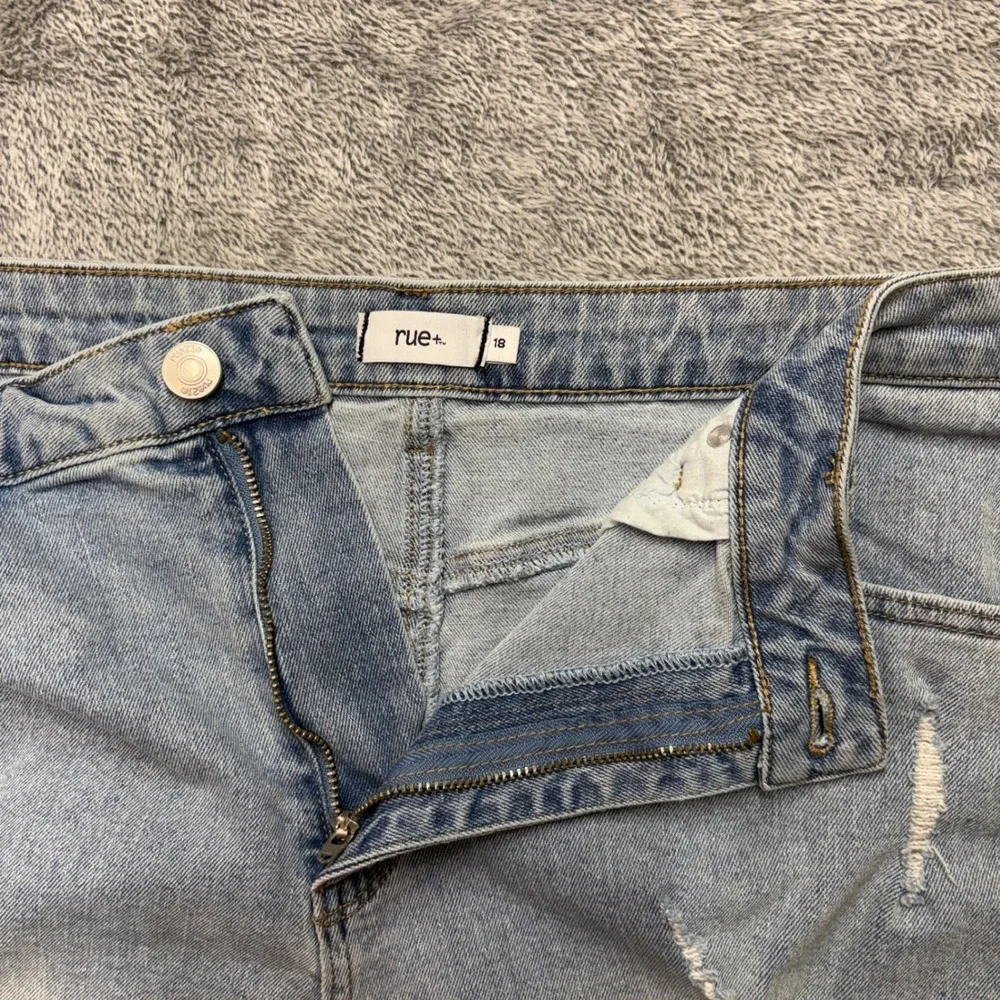 Rue21‎ Denim Shorts Women 18 Blue Good Distressed High Rise Frayed Hem 358
